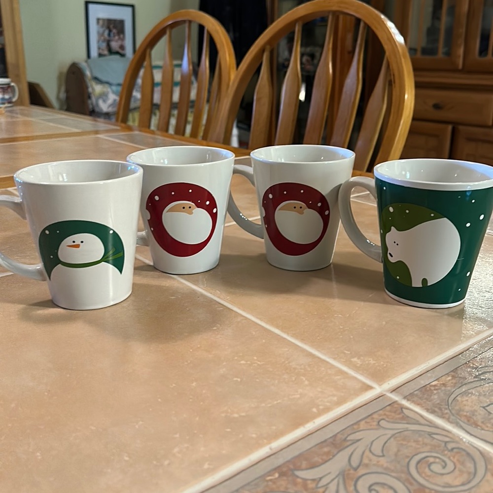 4 Christmas Cups